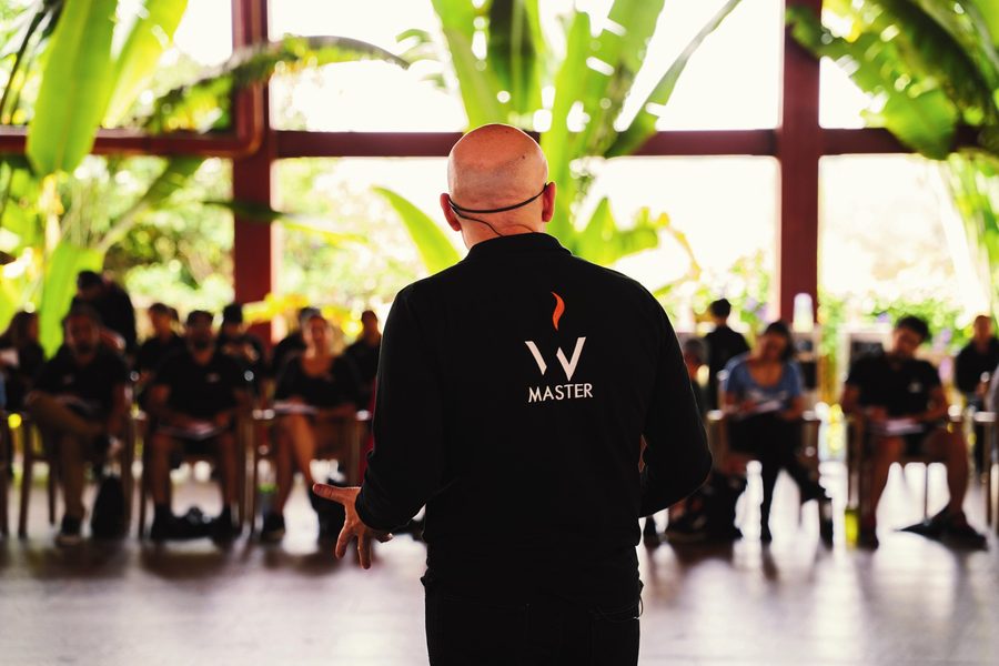 Rafa Rodríguez, psicólogo organizacional y Master Firewalking Instructor, facilitador del retiro REC